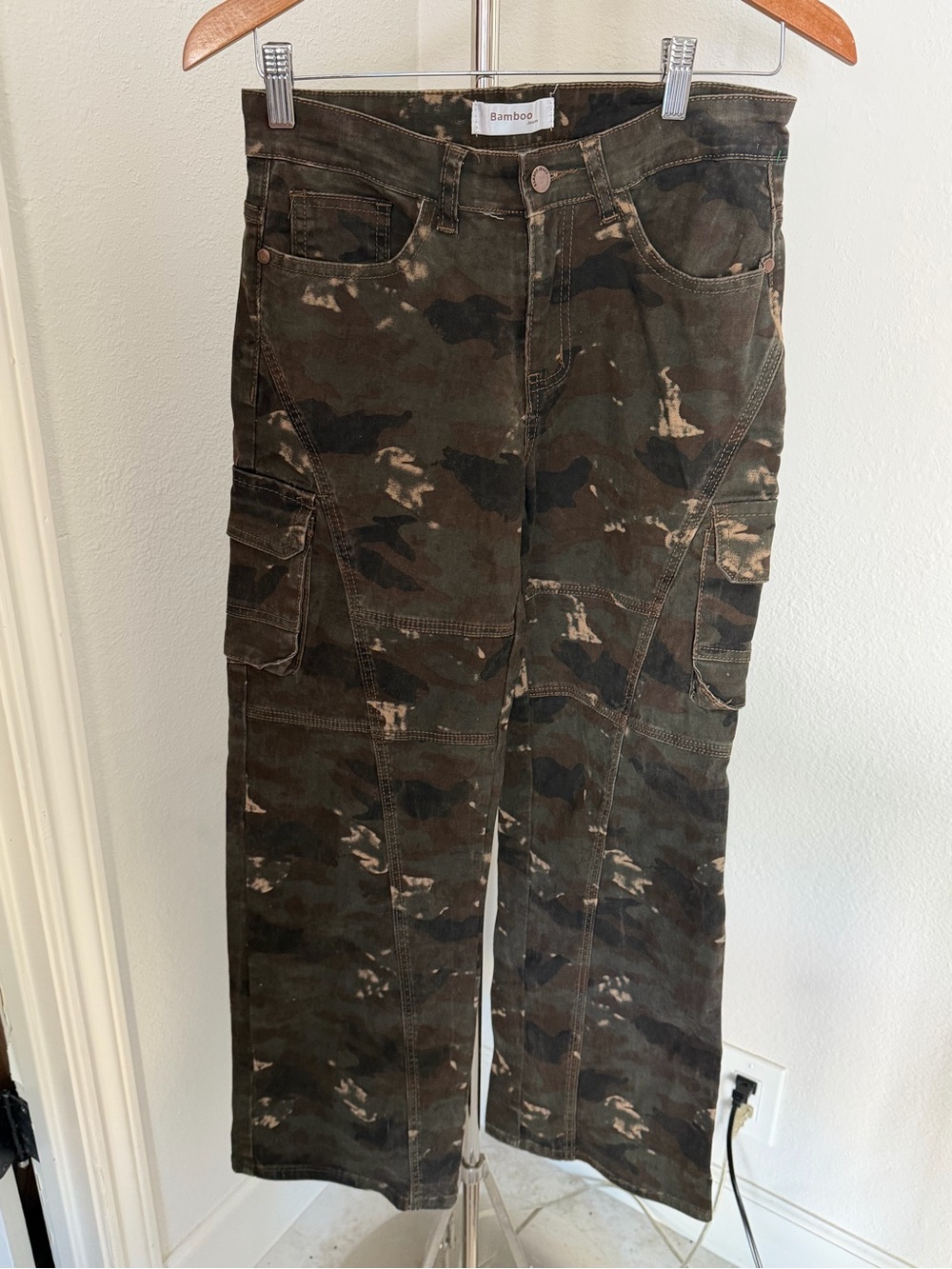 BAMBOO Women's Wide-Leg Camo Cargo Pants in Olive and Brown